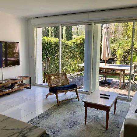 Vakantiehuis Les Restanques Maison 26 Pinede 3 *